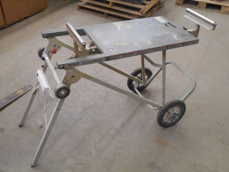 lot 51 image: Ridgid MS-UV Miter Saw Table With P...