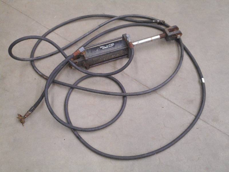 lot 55 image: ASAE 8-Stroke 3.5-Bore Hydraulic ...