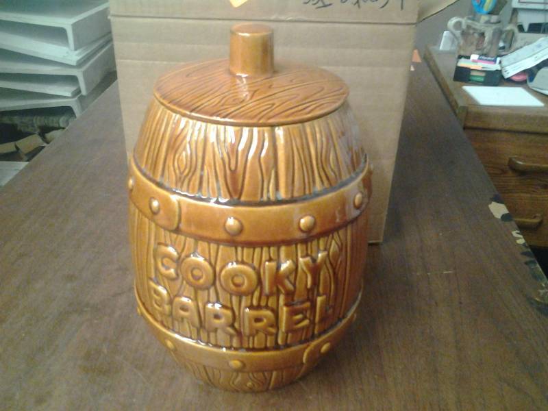 Vintage Royal Haeger Cookie Jar With Lid