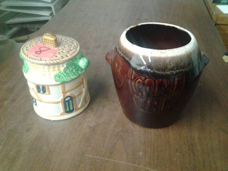 Glazed Cookie Jar (No Lid), Vintage House Cookie Jar