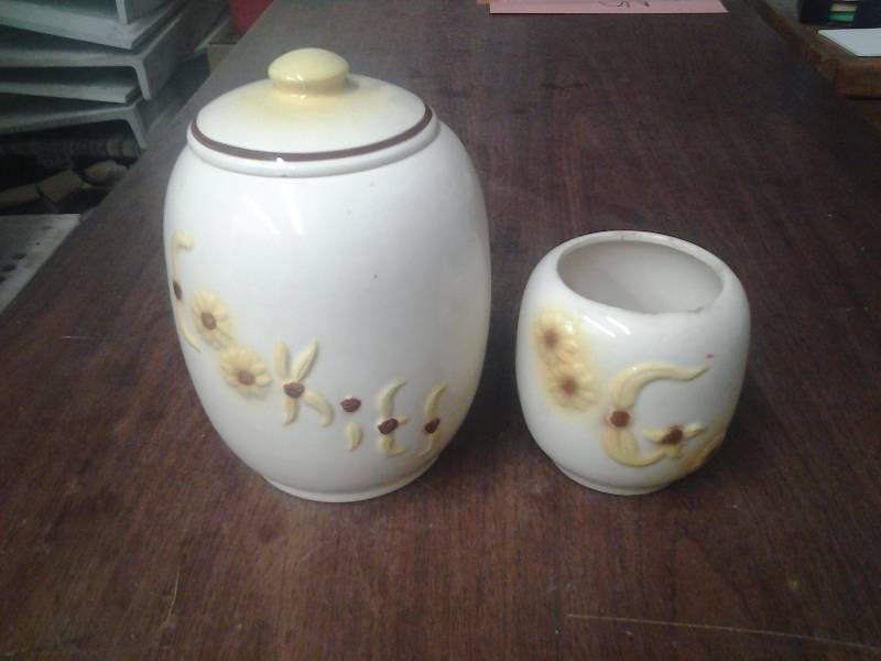 Vintage Hull Cookie Jar with Lid & Matching Container (No Lid)