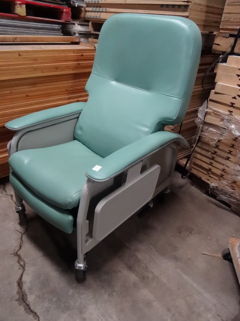 lot 5 image: Lumex Chair
