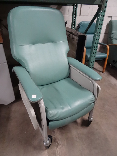 lot 14 image: Lumex Chair