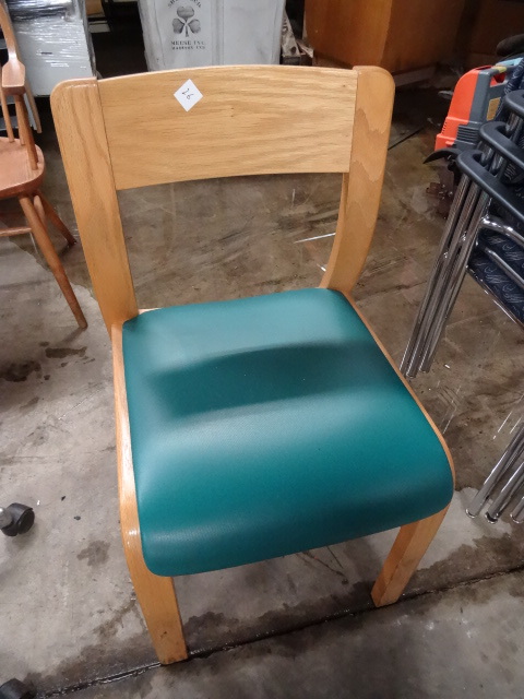 lot 26 image: Chair