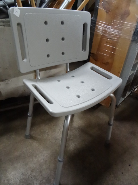 lot 34 image: Shower Chair