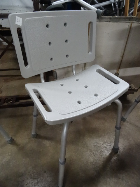 lot 35 image: Shower Chair