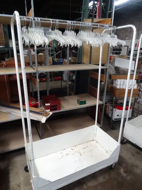 lot 44 image: Clothing Cart