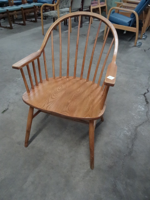 lot 65 image: Chair