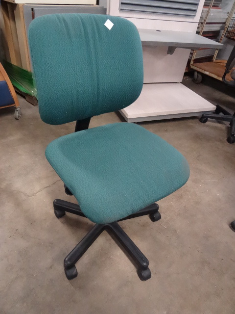 lot 67 image: Chair