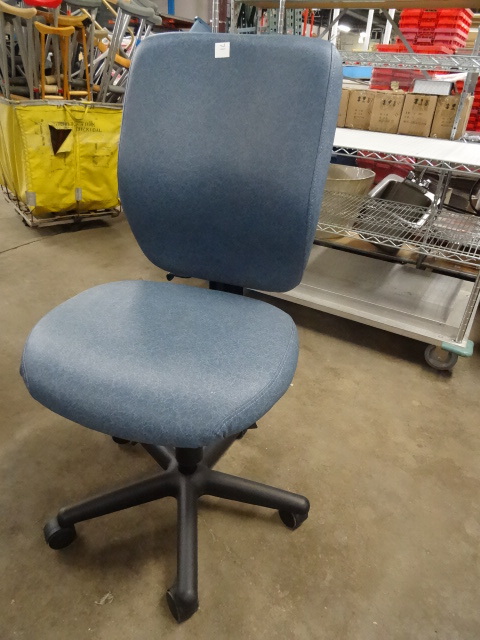 lot 71 image: Chair
