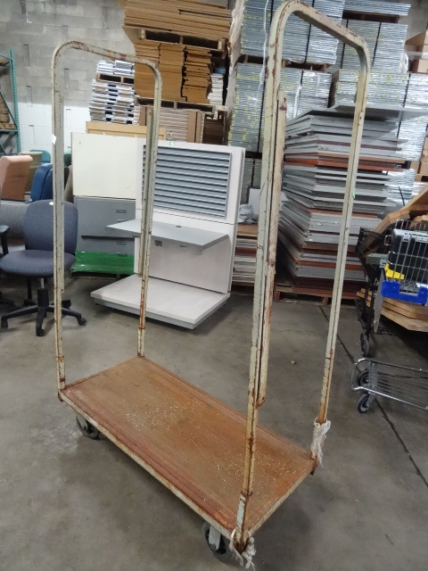 lot 76 image: Cart