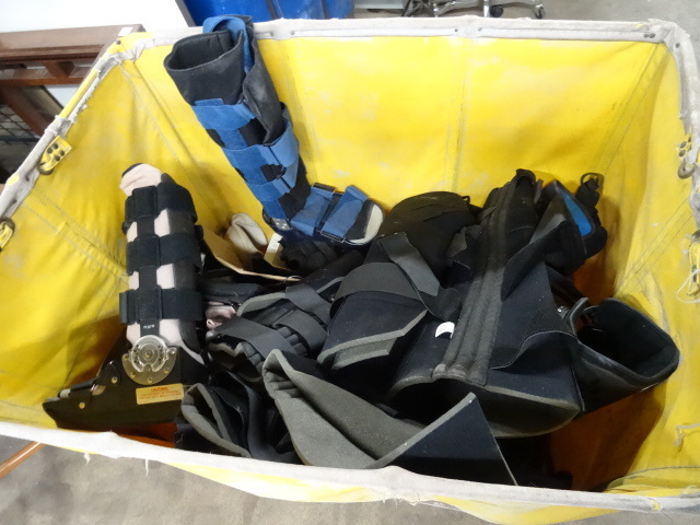lot 85 image: Boot Casts & Leg Wraps