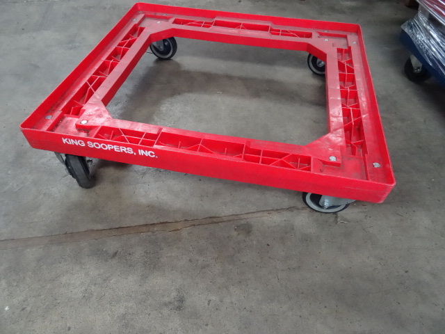 lot 87 image: 4 Wheel Dollies