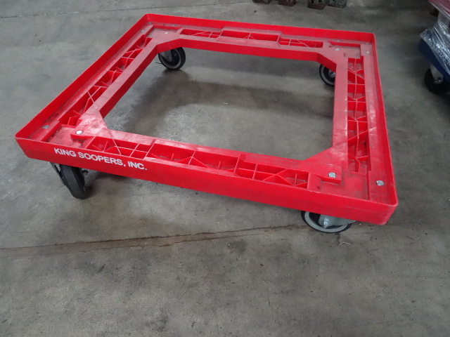 lot 90 image: 4 Wheel Dollies