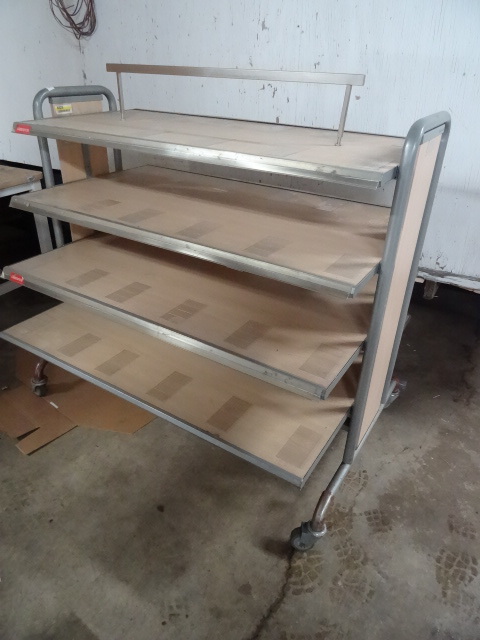 lot 118 image: Retail Rack