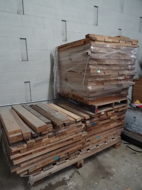 lot 123 image: Wood