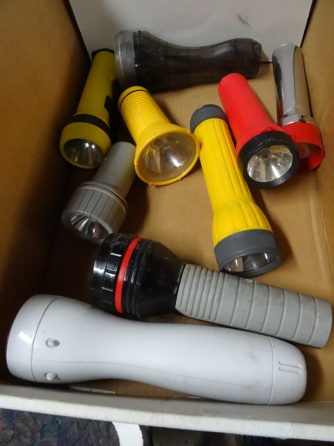 lot 142 image: Flash Lights