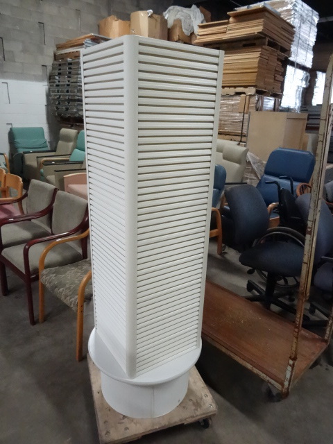 lot 148 image: Retail Display