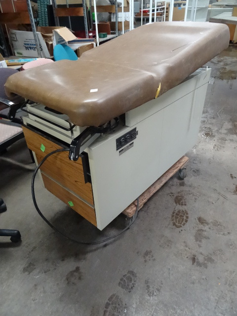 lot 155 image: Exam Station