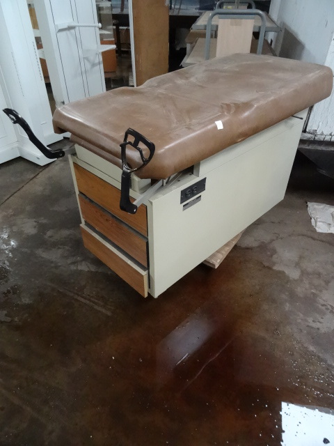 lot 156 image: Medical exam station