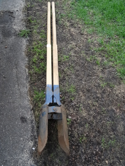 Post Digger