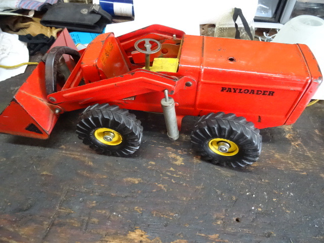 Pay loader