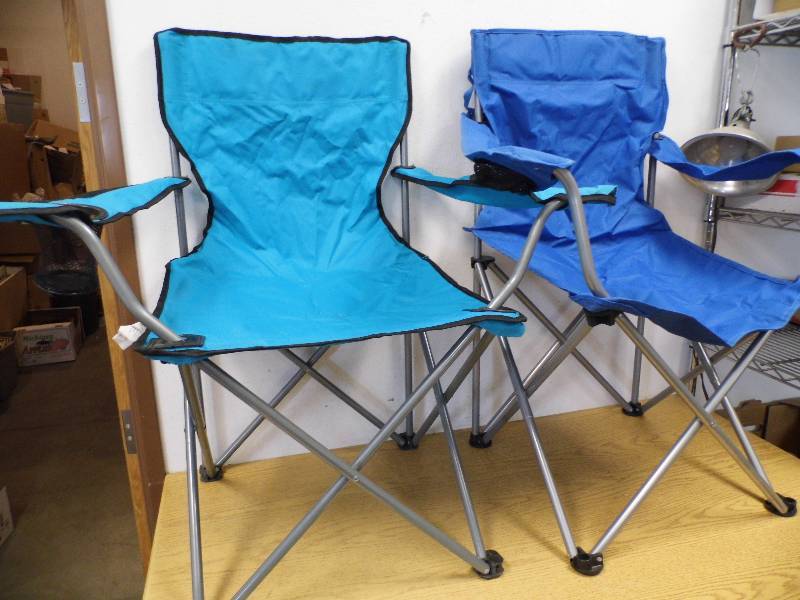 2 Folding Chairs with Bags