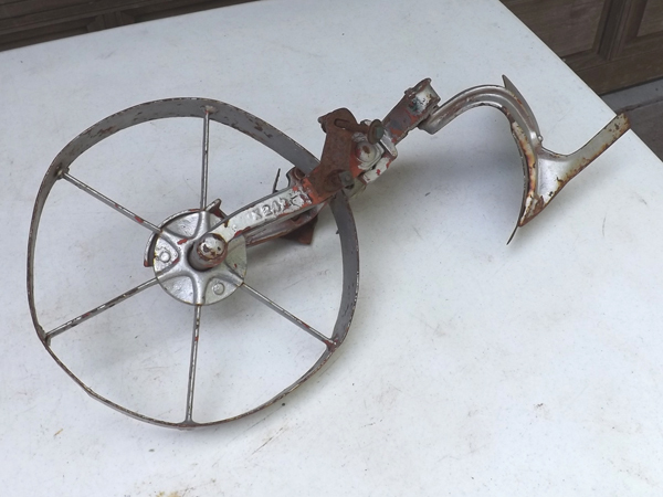 lot 23 image: Antique Planet Jr. Iron Plow Attachment