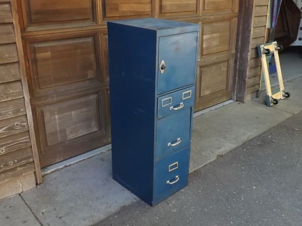lot 31 image: Vintage Industrial Metal Filing Cabinet
