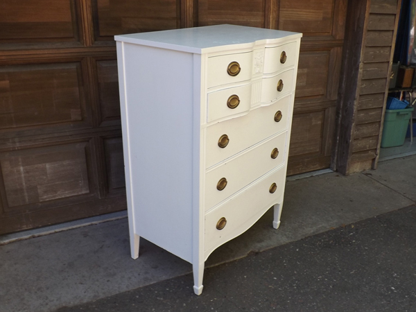 lot 34 image: Vintage Solid Wood 7 Drawer Crane McMahon Painted Dresser
