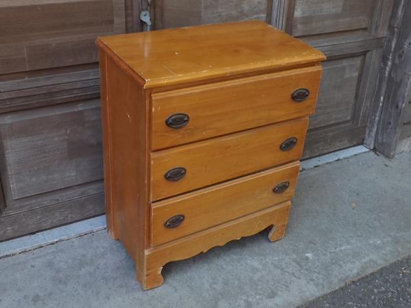 lot 41 image: Small Wood Dresser