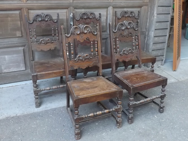 lot 46 image: 5 Antique Carved Wood Dining Chairs