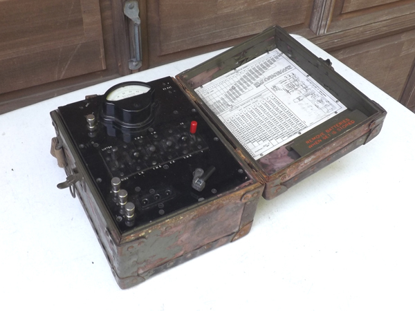 lot 52 image: WWII Military Signal Corp Test Thinger