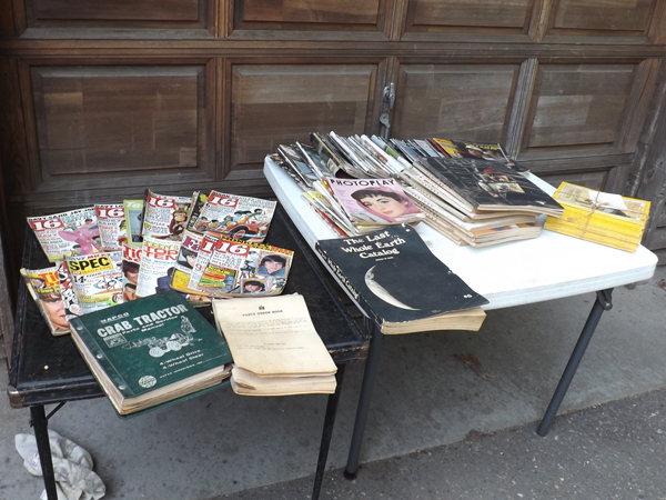 lot 72 image: Large Lot of Vintage Magazines
