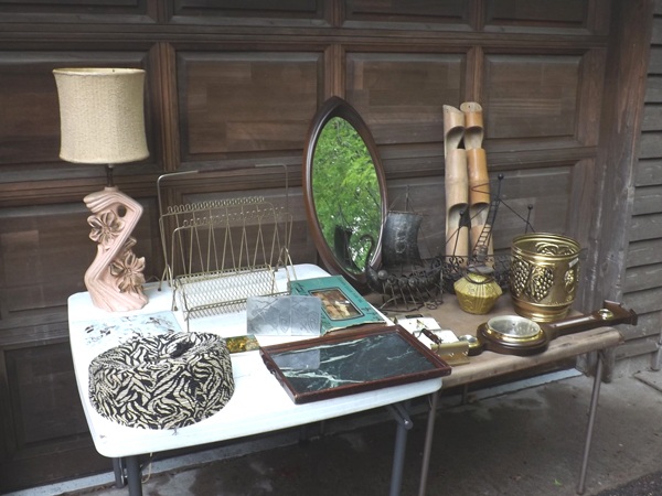 lot 102 image: Large Lot of Mid Century Home Decor, Housewares, etc.