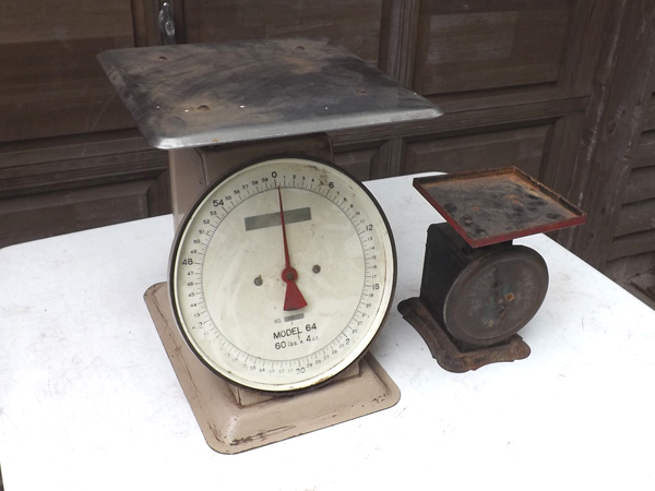lot 95 image: 2 Vintage Scales
