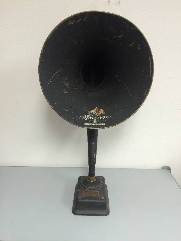 Radio Magnavox Horn