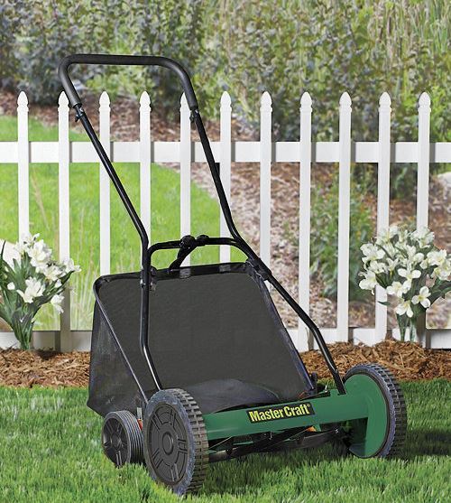 lot 23 image: Master Craft 18 Reel Mower with Grass Catcher