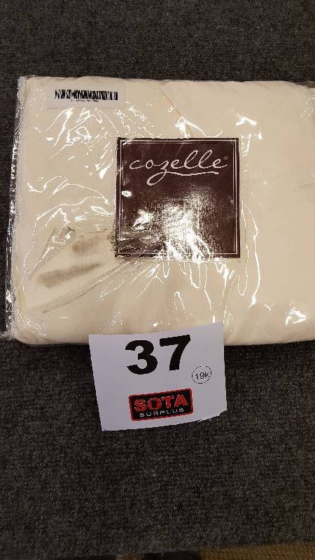 lot 37 image: Cozelle Microfiber Sheet Set Twin  Ivory