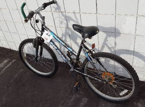 lot 99 image: Womens ULTRA Terrain 18 Speed Huffy Bike