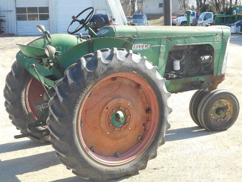 lot 1 image: Oliver 770 Farm Tractor