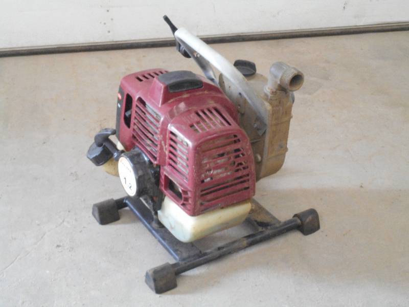 lot 10 image: Northern 1E36FN Portable Gas-Powered Water Pump, Runs & Operates
