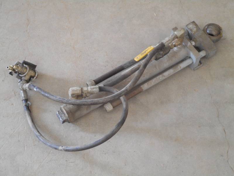 lot 12 image: (1) Industrial Hydraulic Cylinder With Operating Halve & Hoses