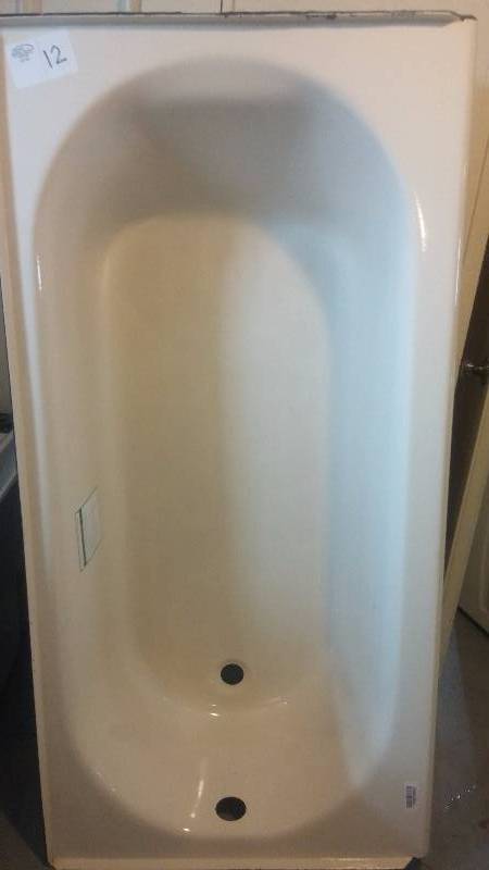 lot 12 image: Bath Tub - Never Installed - was NIB