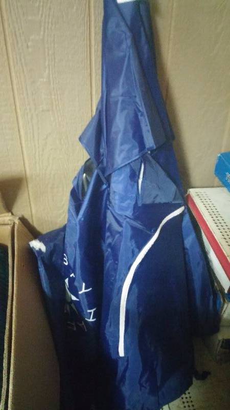 lot 21 image: Patio Umbrella