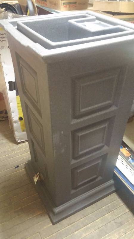 lot 22 image: Rain Barrel