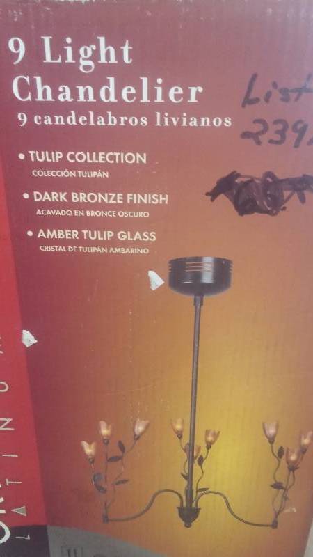 lot 66 image: 9 Light Chandelier