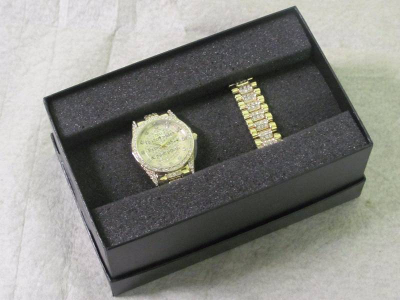 lot 67 image: Trax Mens Gold Stainless Steel Watch & Bracelet Set