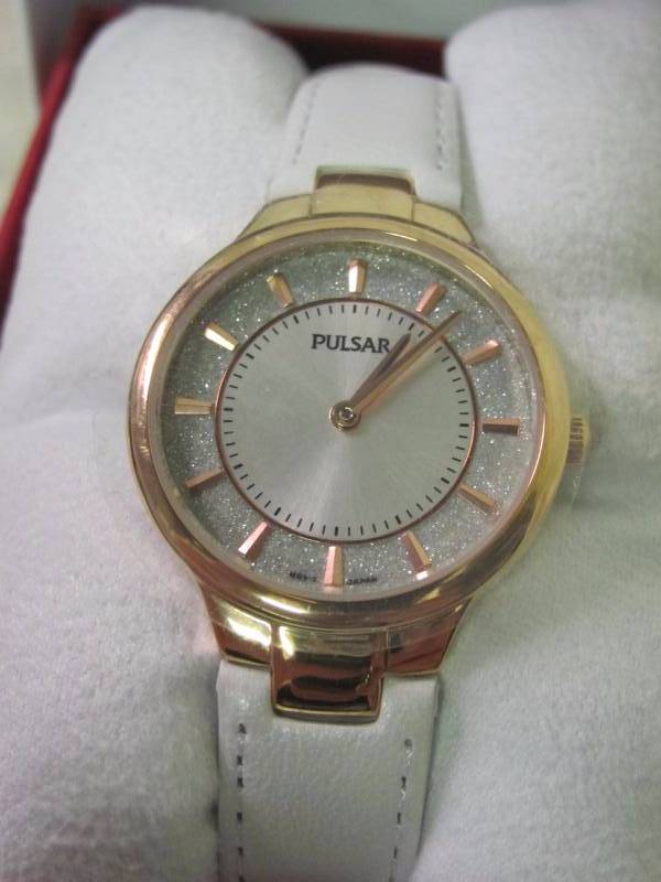 lot 73 image: Pulsar Womens Glitter Accent Quartz Dress Watch