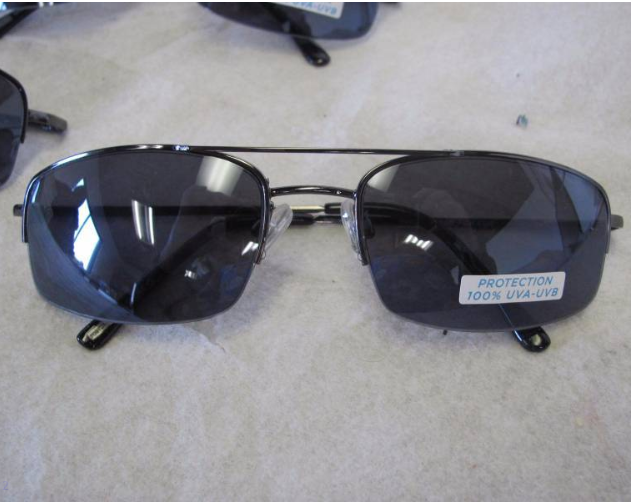 lot 98 image: 3 Set Foster Grant Aviator Style Frame-less Lens Sunglasses